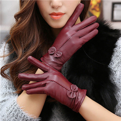 Woman Gloves apparels & accessories