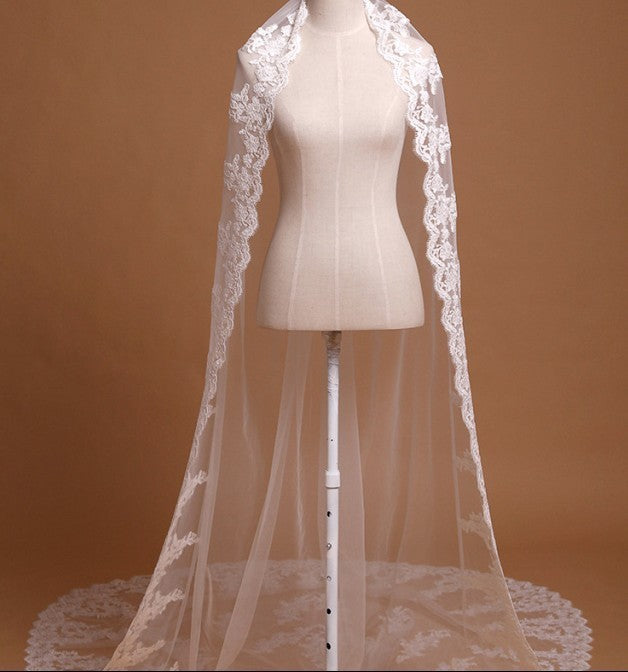 Long tail lace veil apparel & accessories