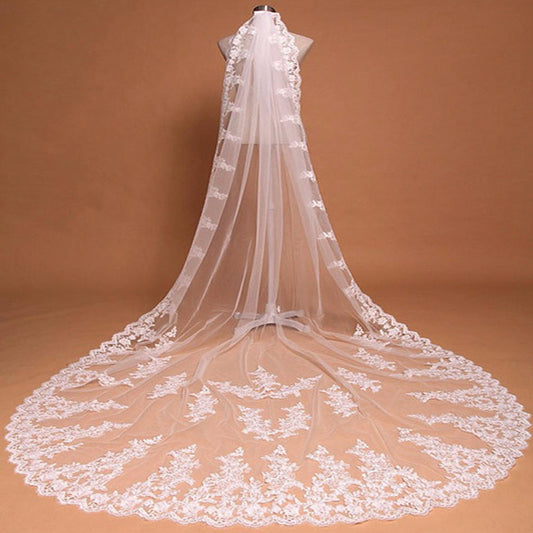 Long tail lace veil apparel & accessories