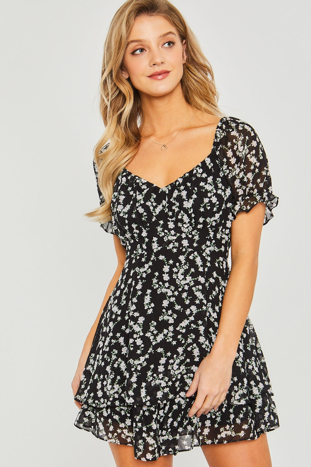 Love Tree Ditsy Floral Short Sleeve Romper Bottom wear