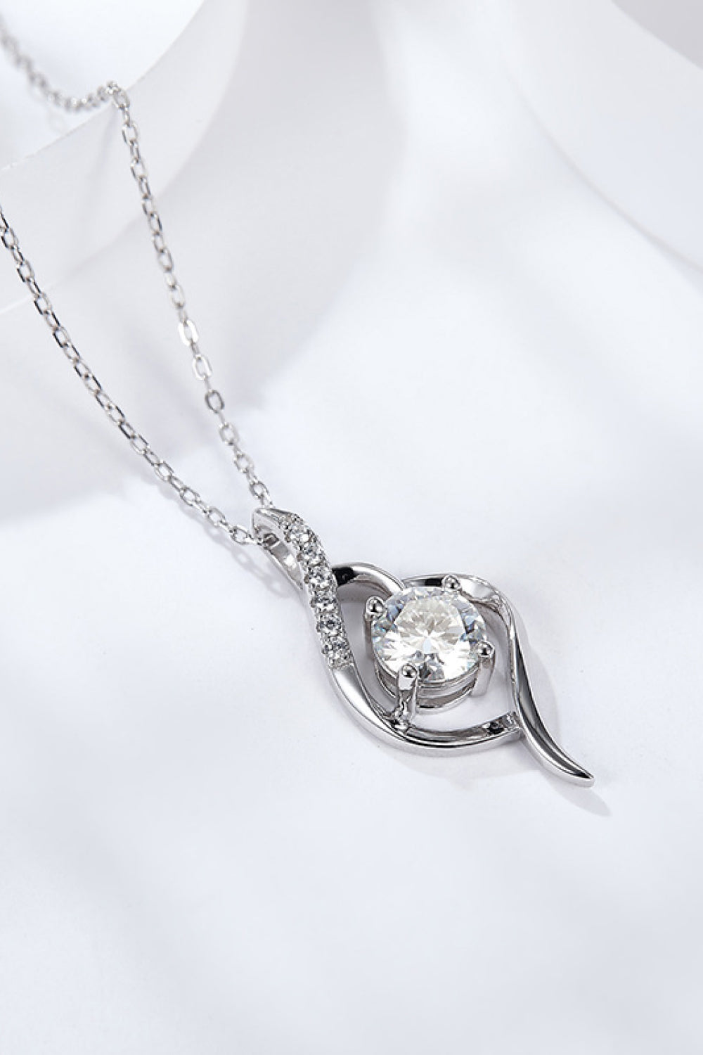 Platinum-Plated 1 Carat Moissanite Pendant Necklace apparel & accessories