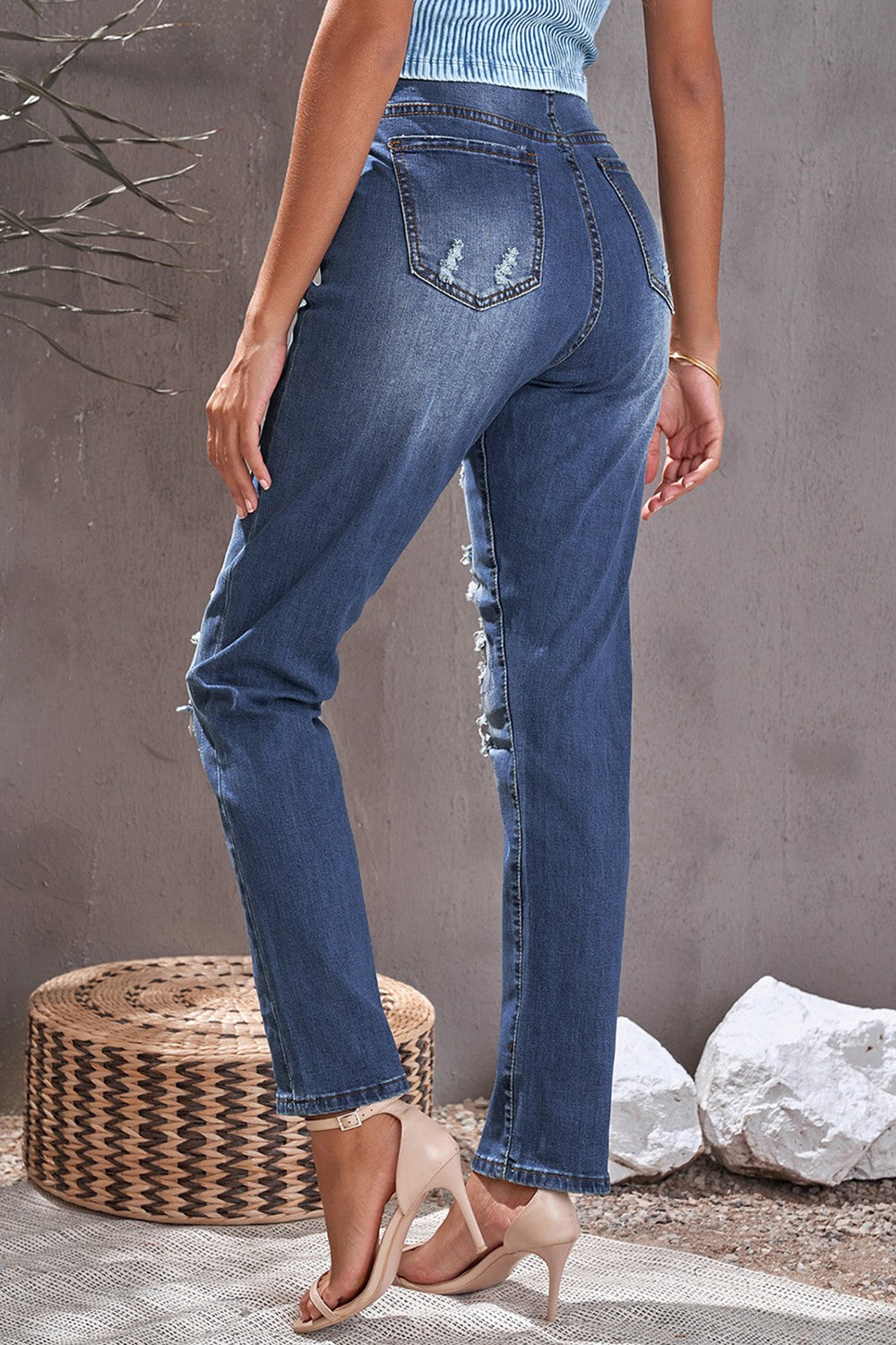 Distressed Buttoned Jeans with Pockets Bottom wear