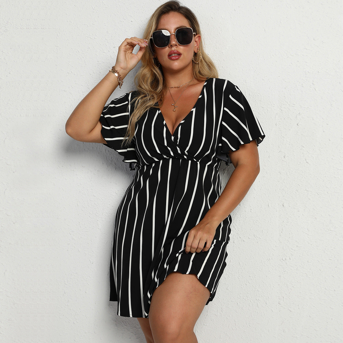 Plus Size Women's Loose V-Neck Patchwork Striped Dress Dresses & Tops