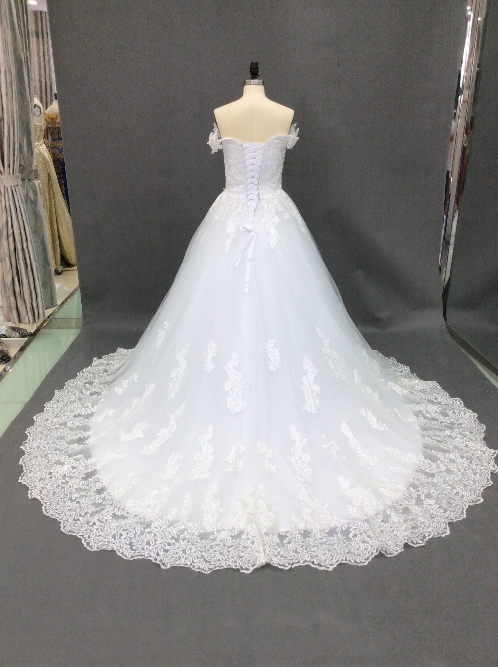 Customized Foreign Trade Master Wedding Dress apparel & accessories