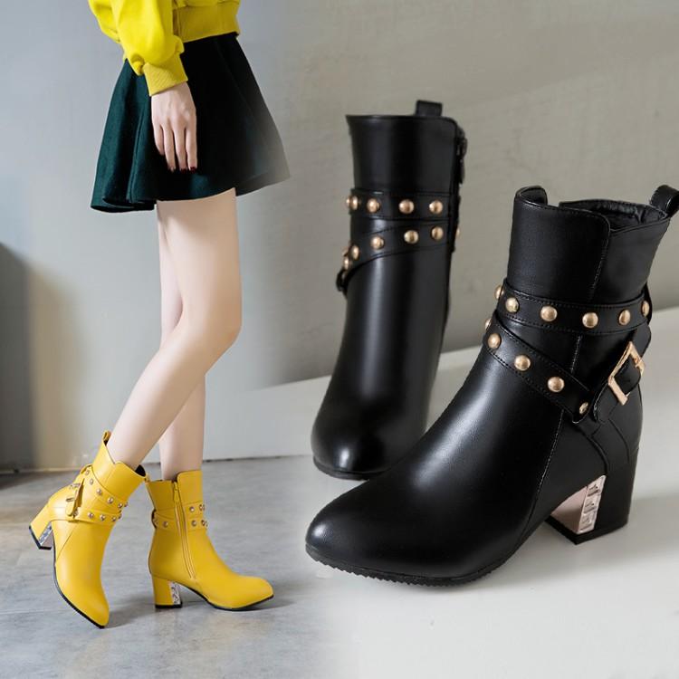 Riveted Knight Boots Large Medium Heel Toe Shoes & Bags