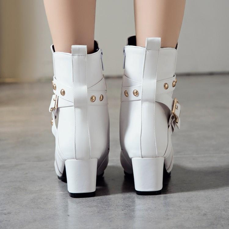 Riveted Sweet Knight Boots Large Medium Heel Toe Shoes & Bags