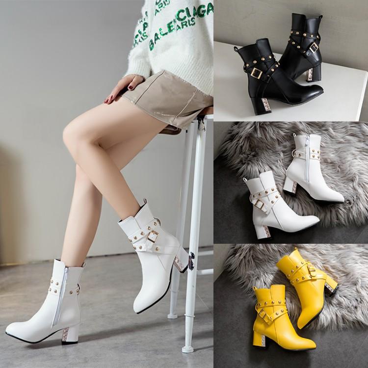 Riveted Sweet Knight Boots Large Medium Heel Toe Shoes & Bags