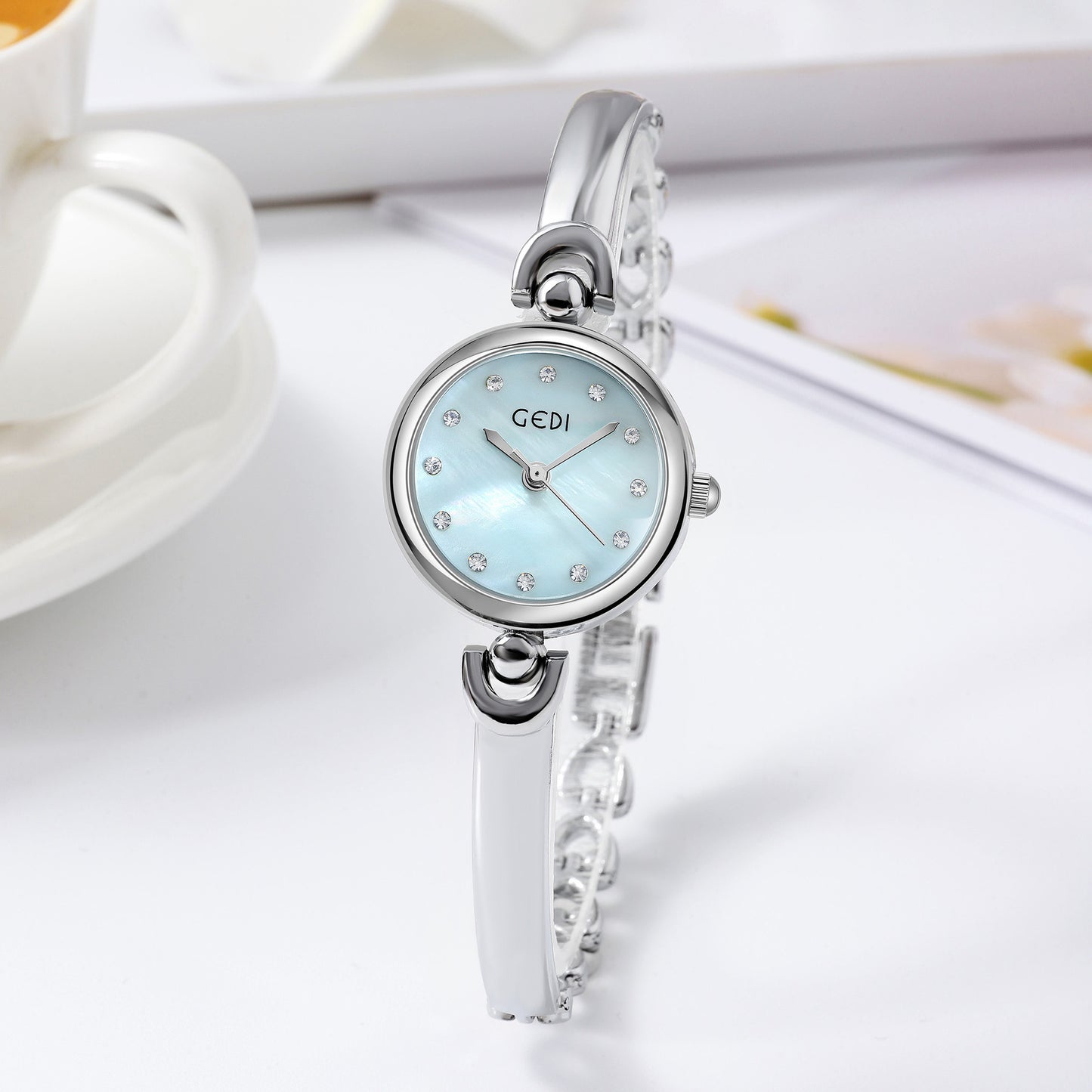 Simple Design Small Exquisite Round Dial Bangle Watch Quartz Watch Jewelry