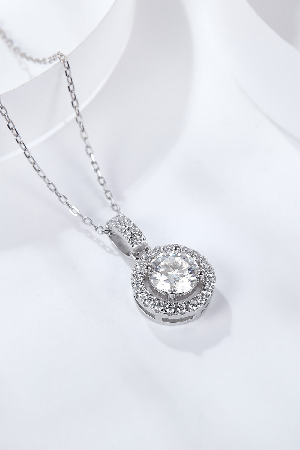 2 Carat Moissanite Round Pendant Necklace apparel & accessories