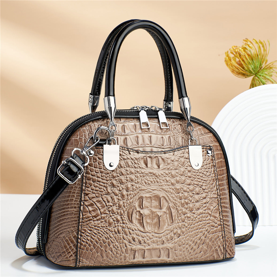 Women's Retro Fashion Elegance Handbag apparel & accessories