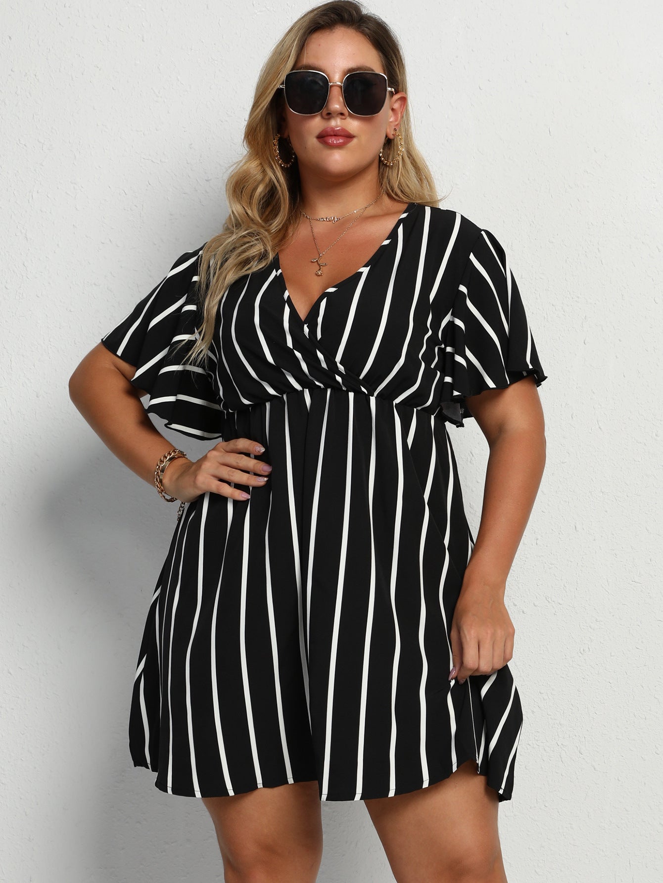 Plus Size Women's Loose V-Neck Patchwork Striped Dress Dresses & Tops