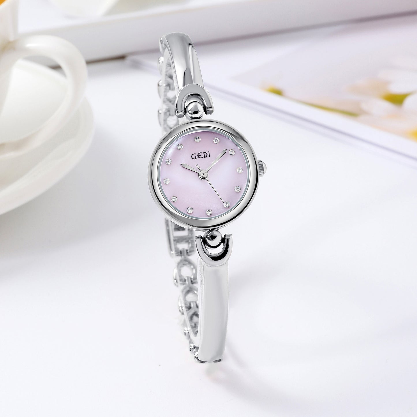 Simple Design Small Exquisite Round Dial Bangle Watch Quartz Watch Jewelry