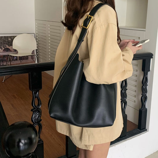 Versatile Large Capacity Women's Bucket Bag Retro Crossbody Japanese One Shoulder Shoes & Bags